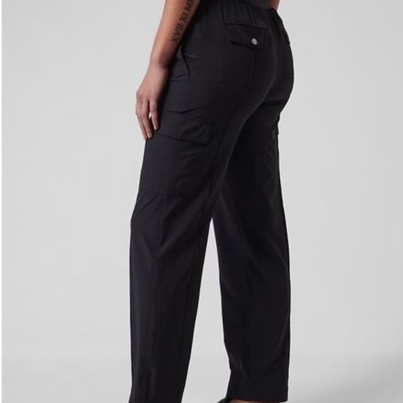 Athleta Pants - Athleta| NWT Women’s Size 4 Vienna Cargo Pants in Black